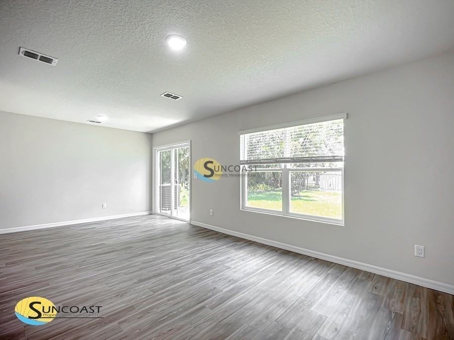 32 Rosepetal Ln #A - Photo 4 of 18