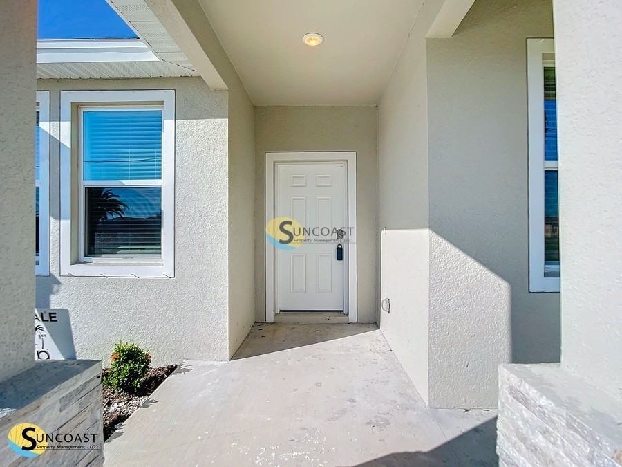 585 Marion Oaks Pass - Photo 3 of 49