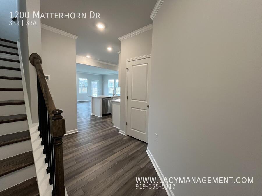1200 Matterhorn Dr - Photo 5 of 40