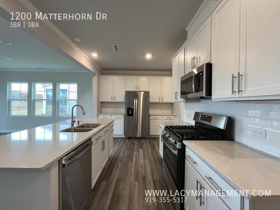 1200 Matterhorn Dr - Photo 6 of 36
