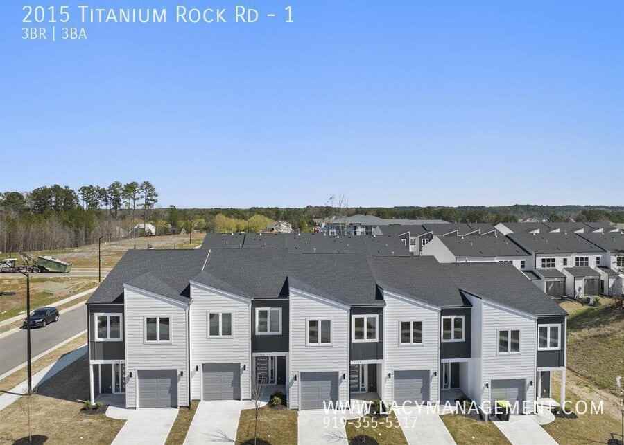 2015 Titanium Rock Rd #1 - Photo 3 of 37