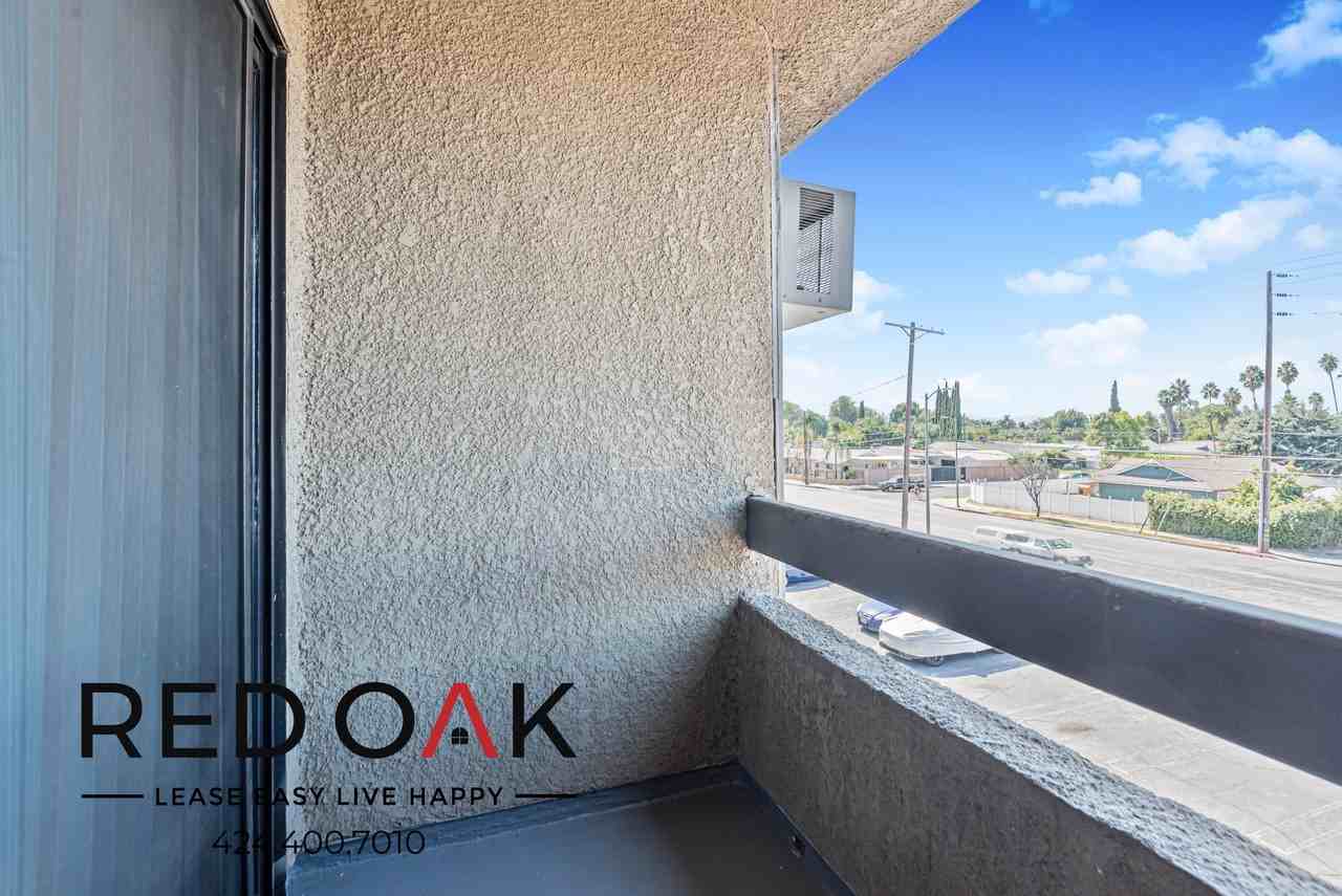 8614 Woodley Ave #218 - Photo 3 of 15