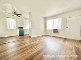 14639 Calvert St #9 - Photo 1 of 1