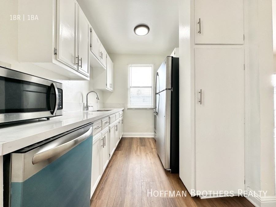 14639 Calvert St #9 - Photo 2 of 7