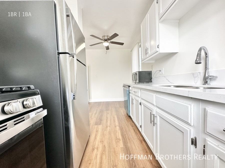 14639 Calvert St #9 - Photo 3 of 7