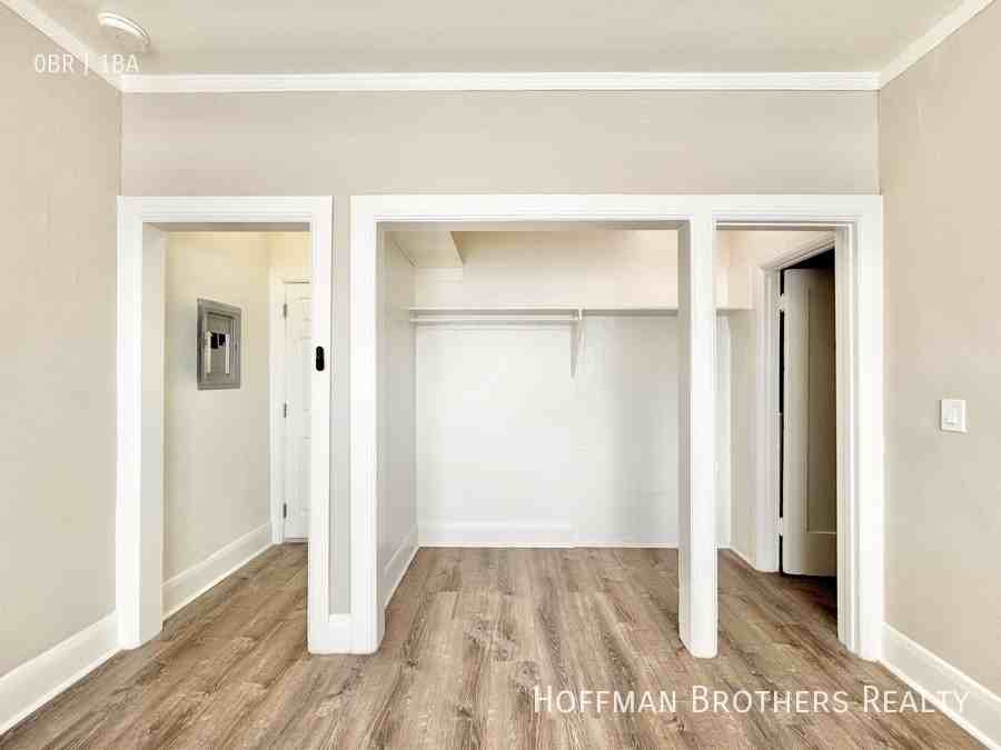1802 N La Brea Ave #107 - Photo 4 of 8
