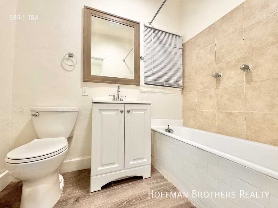 1802 N La Brea Ave #107 - Photo 7 of 8