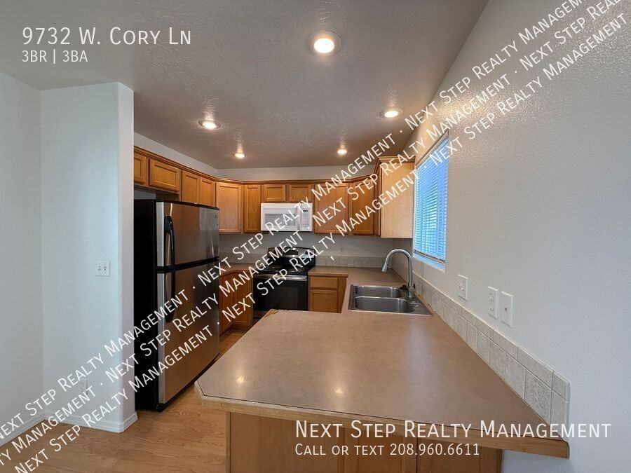 9732 W Cory Ln - Photo 6 of 22