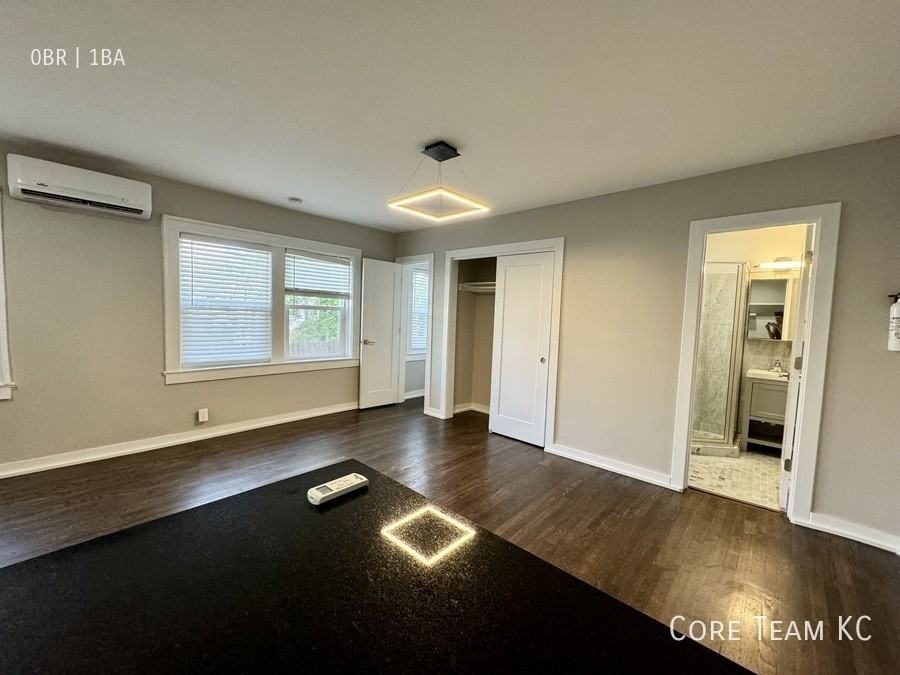 110 E 40th St #104 - Photo 3 of 10