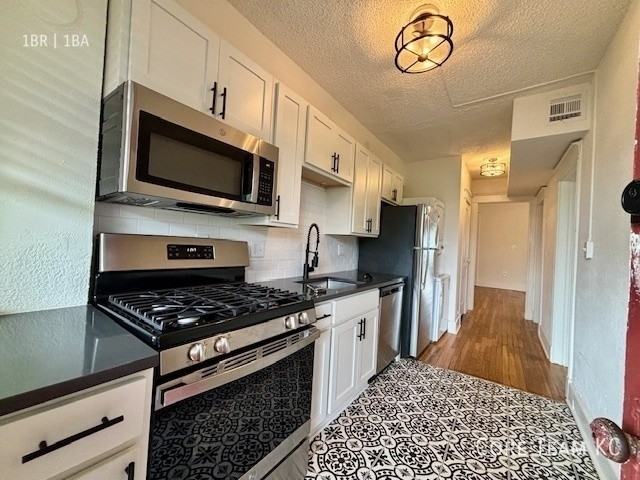 1413 W 39th St #1414-3W - Photo 6 of 10