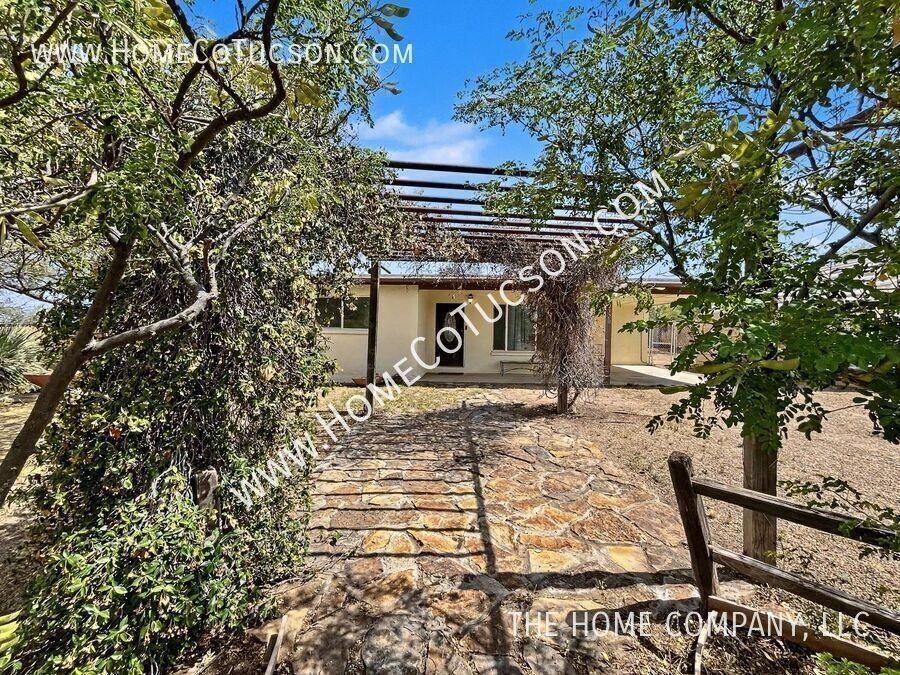 2320 W Calle Grato - Photo 2 of 50