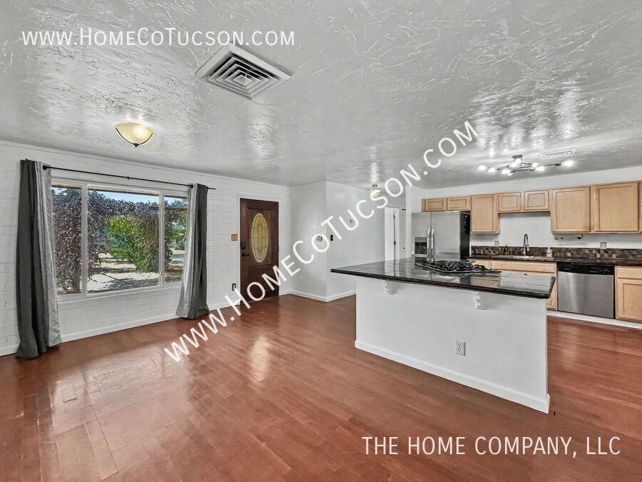 2320 W Calle Grato - Photo 5 of 50