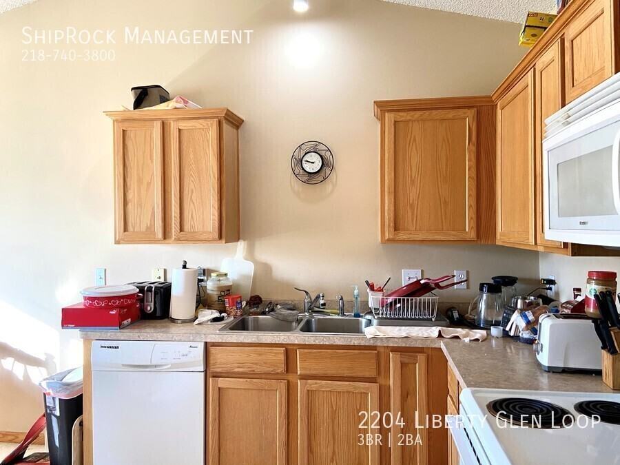 2204 Liberty Glen Loop - Photo 2 of 4