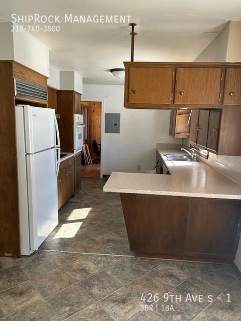 426 9th Ave S #1 - Photo 5 of 17