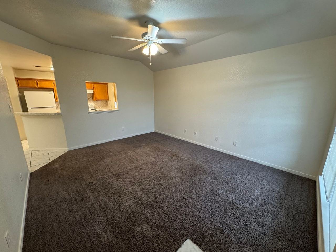 3205 Dannen Ct - Photo 5 of 31