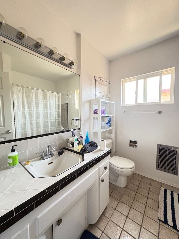 5121 Leo St - Photo 6 of 29