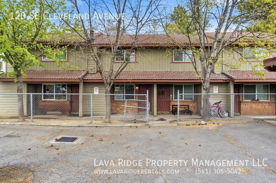 120 Se Cleveland Ave - Photo 2 of 29