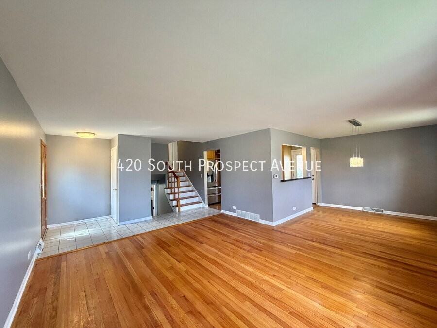 420 S Prospect Ave - Photo 2 of 15