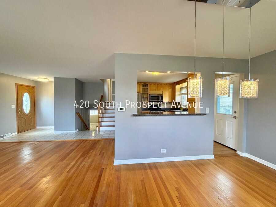 420 S Prospect Ave - Photo 4 of 15