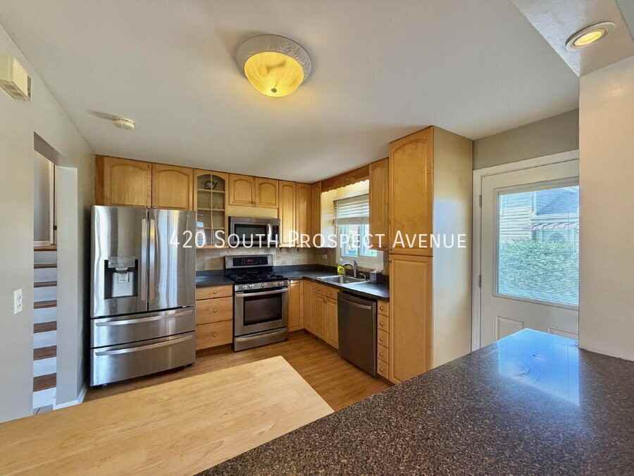 420 S Prospect Ave - Photo 5 of 15