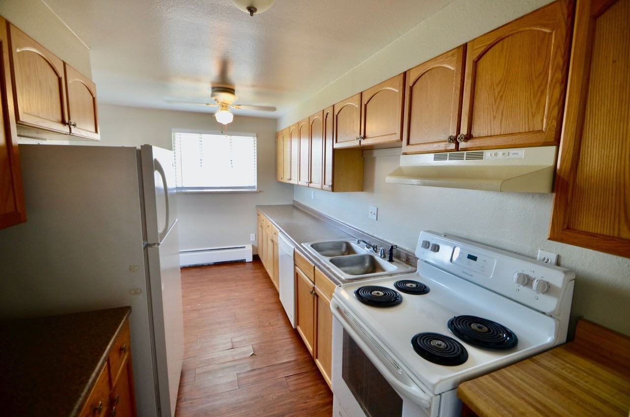 1160-1198 S Allison St - Photo 4 of 19