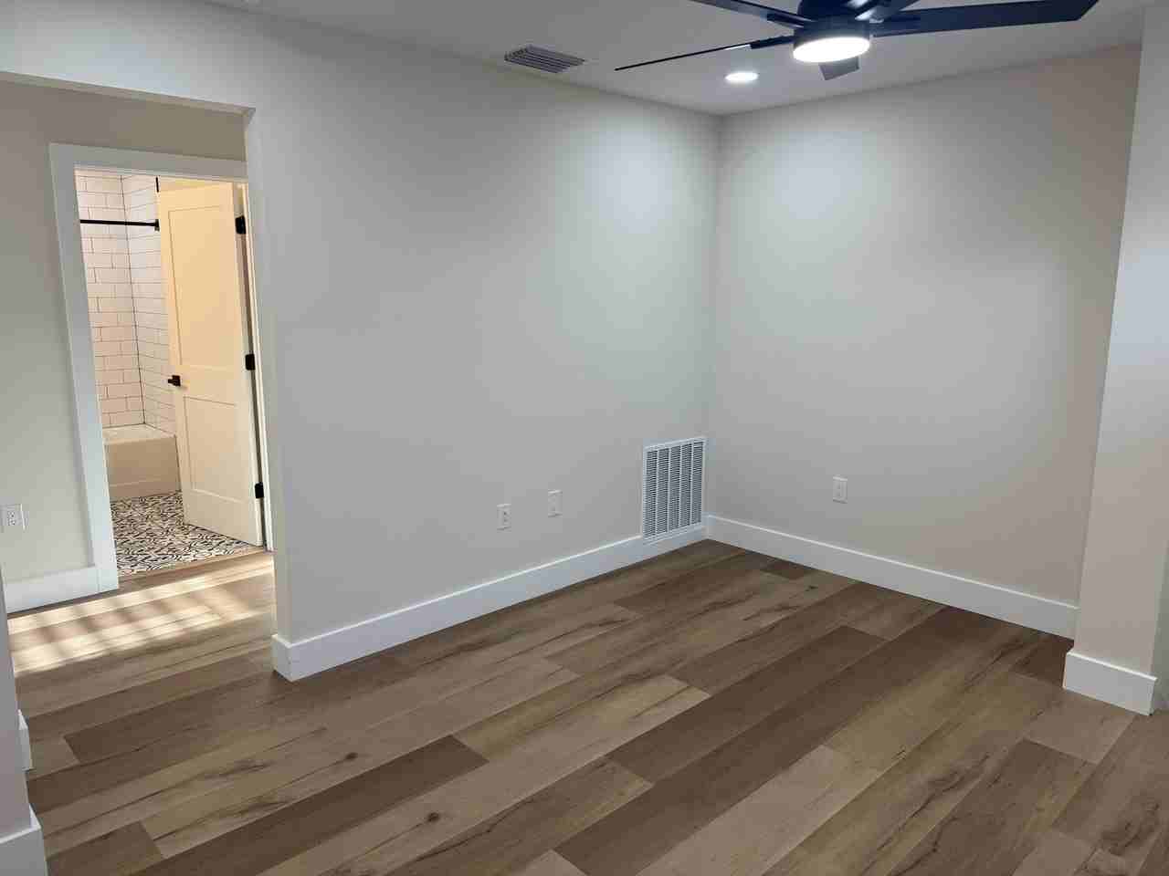 925 24th Ave N #1-2 - Photo 2 of 10