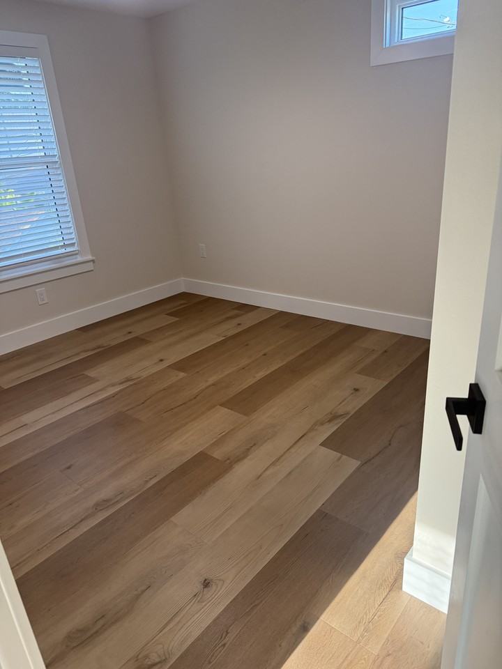 925 24th Ave N #1-2 - Photo 5 of 10