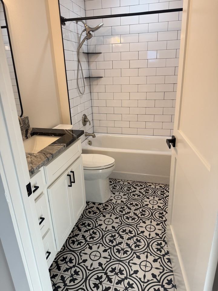 925 24th Ave N #1-2 - Photo 6 of 10