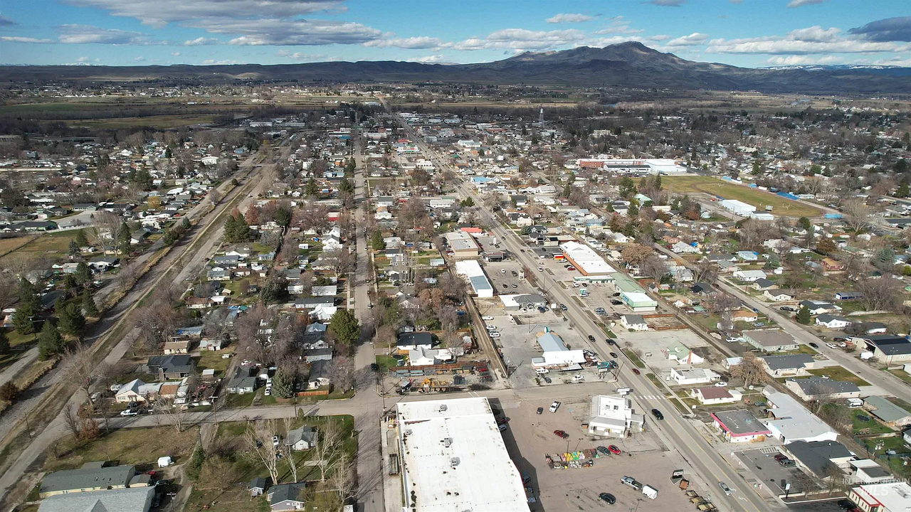 206 W 12th St #NA - Photo 5 of 6