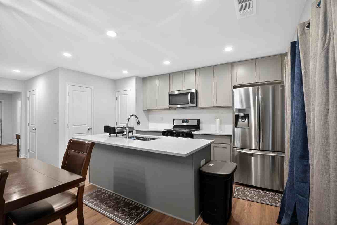 1127 2nd St Nw #NA - Photo 2 of 22