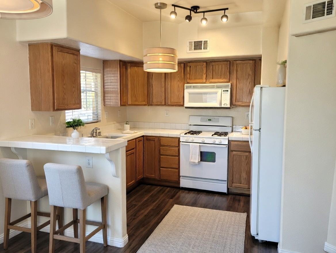 520 Arrowhead Trl #512 - Photo 4 of 22