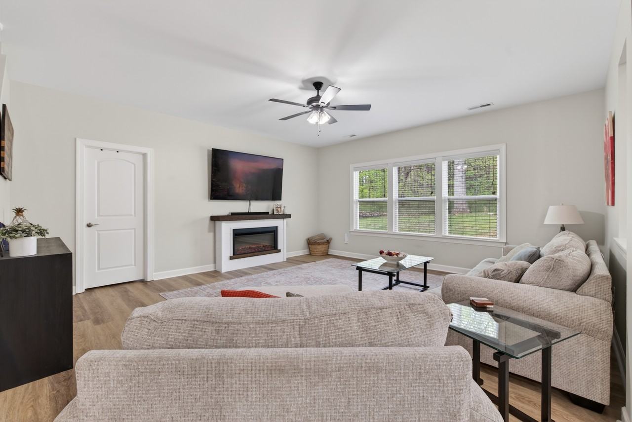 15109 Ockeechobee Ct #NA - Photo 6 of 33