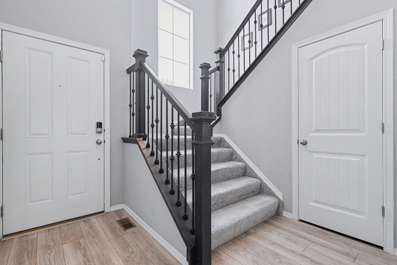 3792 Vineyard Cir #NA - Photo 3 of 37