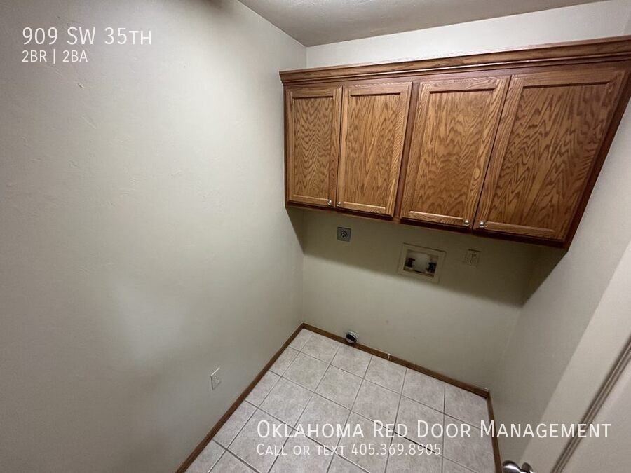 909 Sw 35th St - Photo 3 of 9