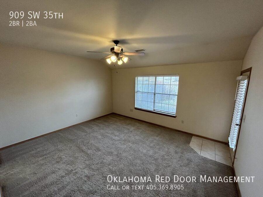 909 Sw 35th St - Photo 5 of 9