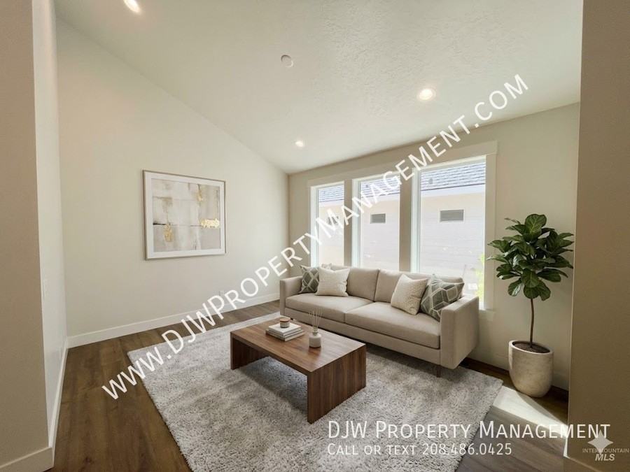 300 E Mayfield Springs Blvd - Photo 2 of 8