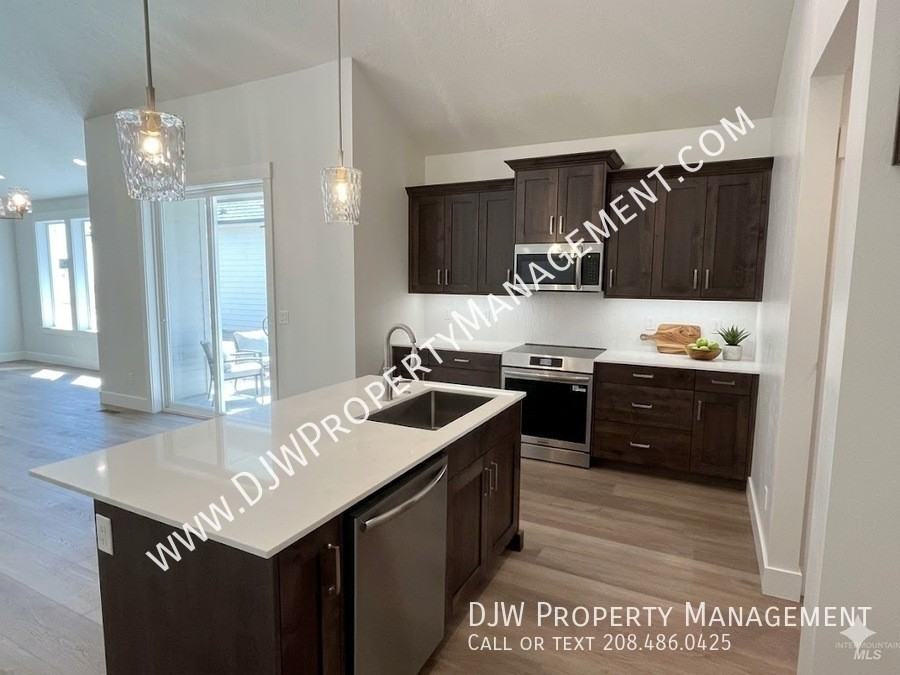 300 E Mayfield Springs Blvd - Photo 4 of 8