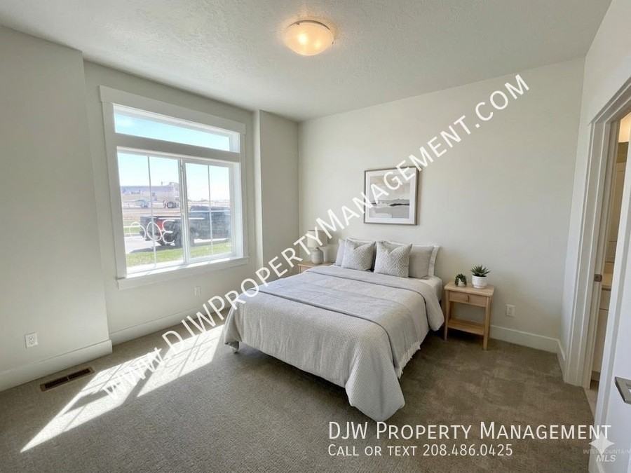 300 E Mayfield Springs Blvd - Photo 7 of 8