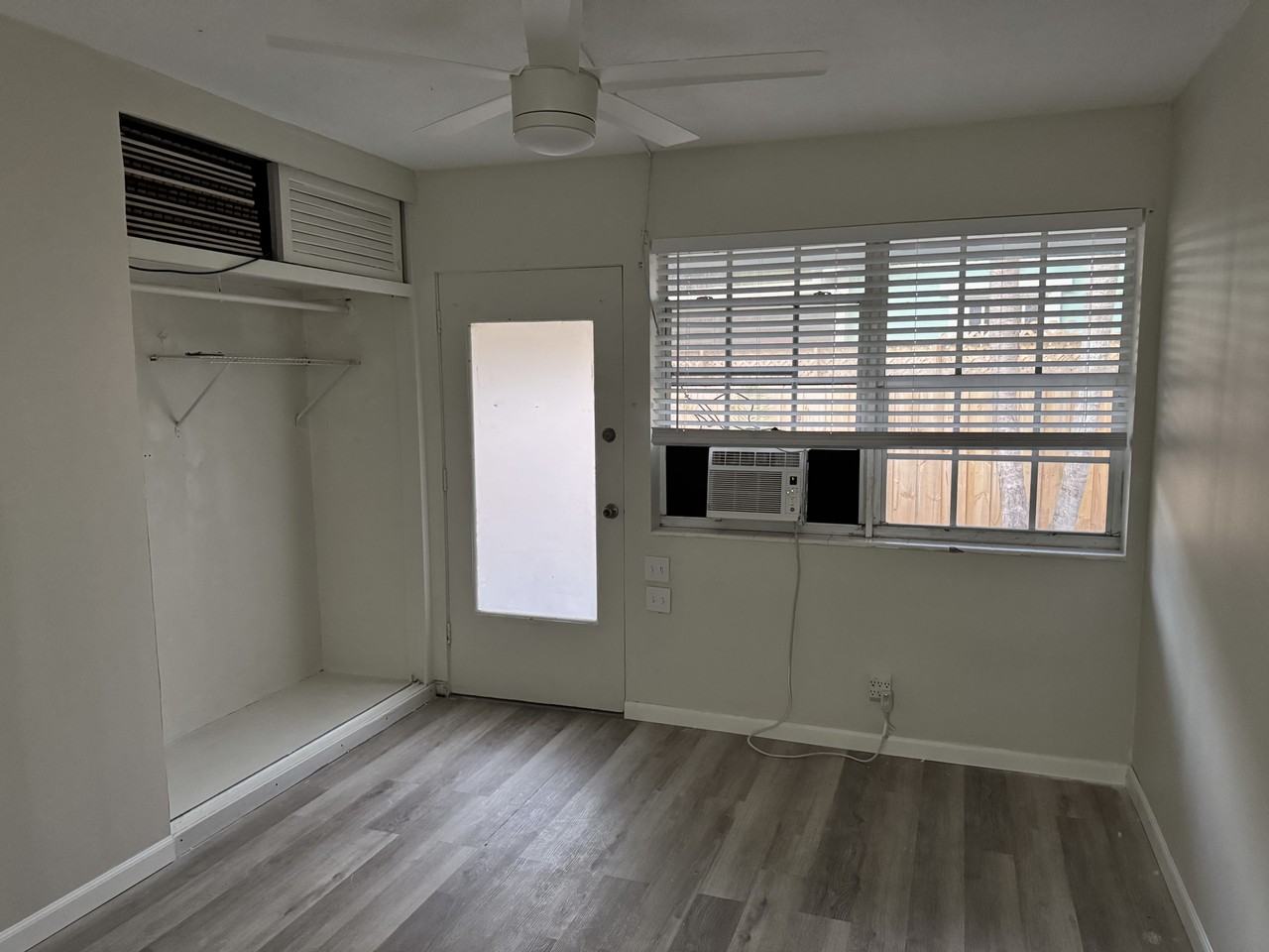 217 Sw 11th Ct - Photo 2 of 9