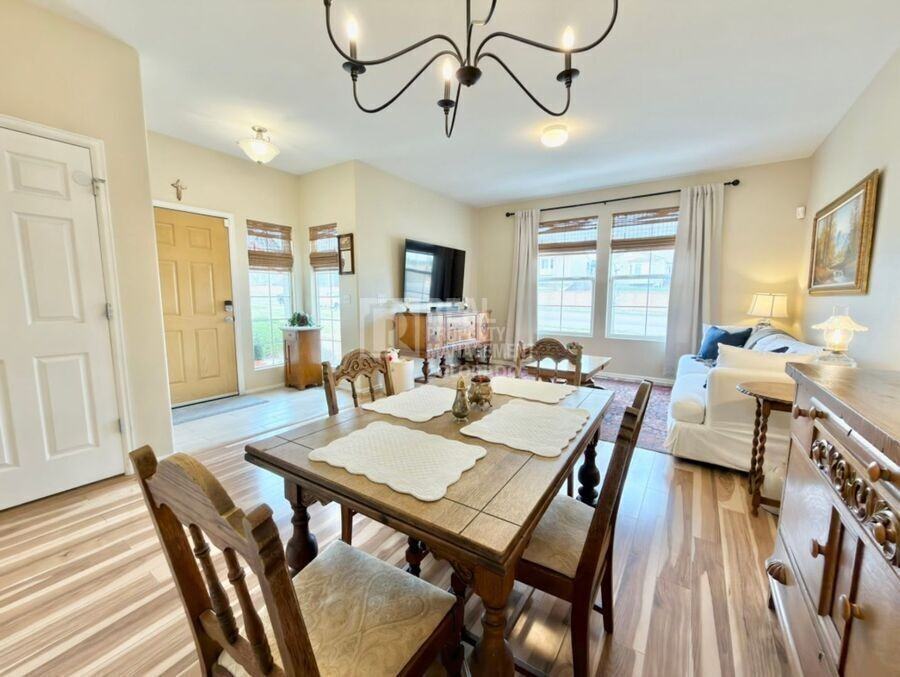 7512 Sandy Springs Pt - Photo 5 of 22