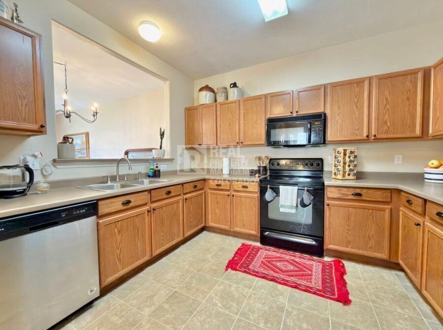 7512 Sandy Springs Pt - Photo 7 of 22