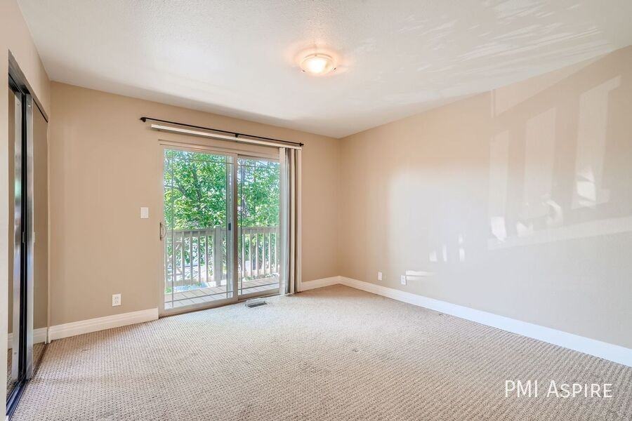 4800 Osage Dr #4 - Photo 3 of 11