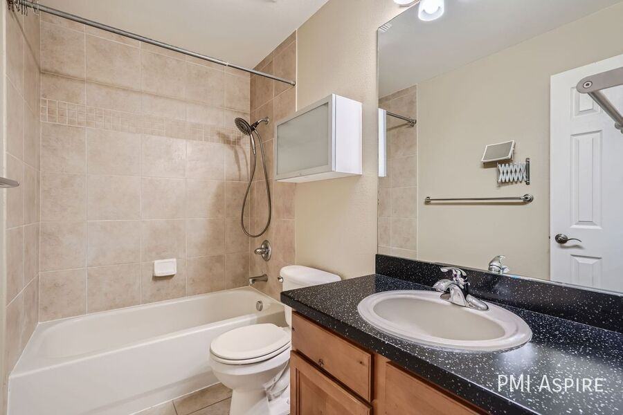 4800 Osage Dr #4 - Photo 5 of 11