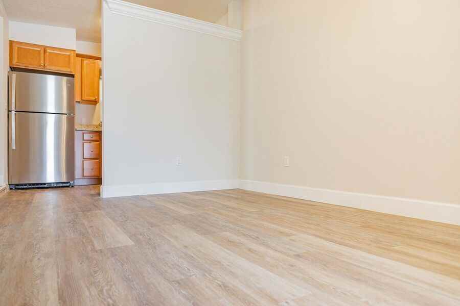 626 W Central Ave - Photo 2 of 7