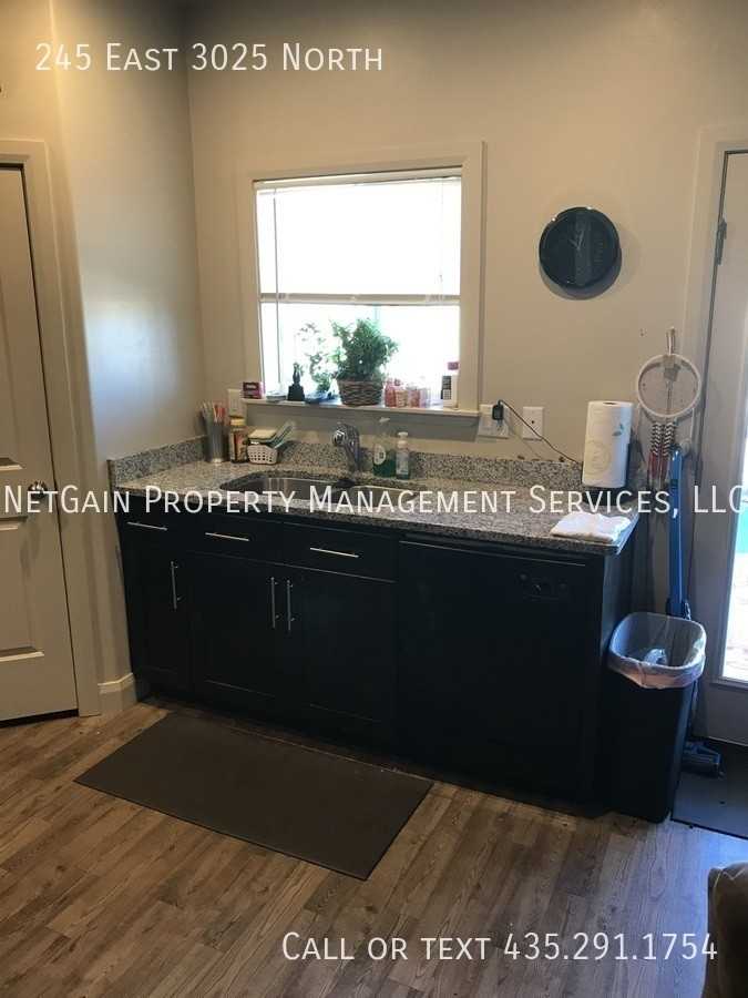 245 E 3025 N - Photo 4 of 10