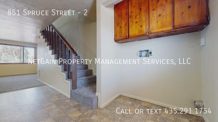 851 Spruce St #2 - Photo 4 of 30