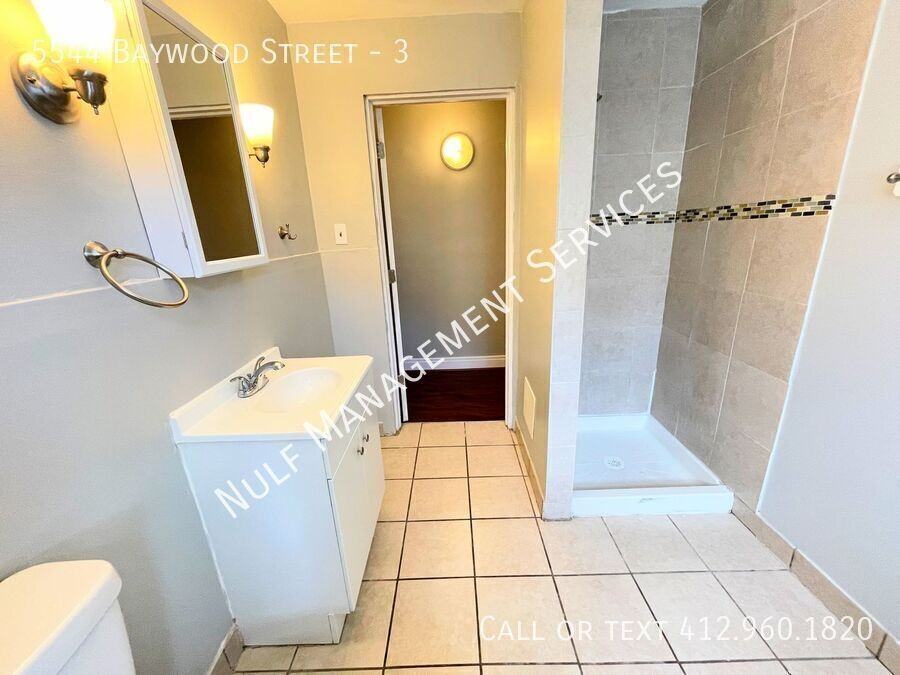 5544 Baywood St #3 - Photo 4 of 7