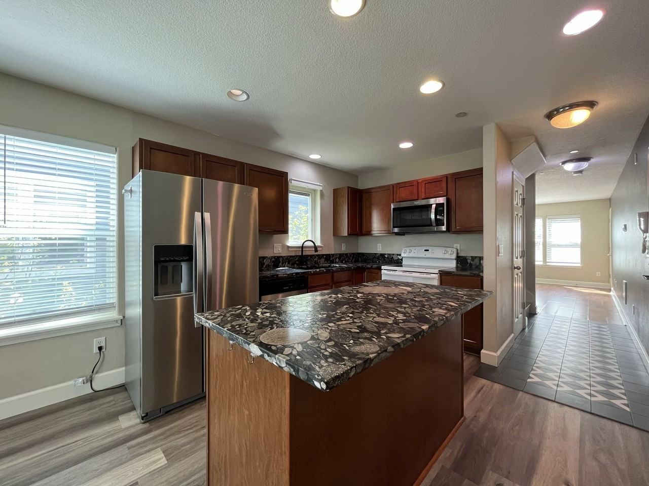 11921 Se Ash St #15 - Photo 5 of 35