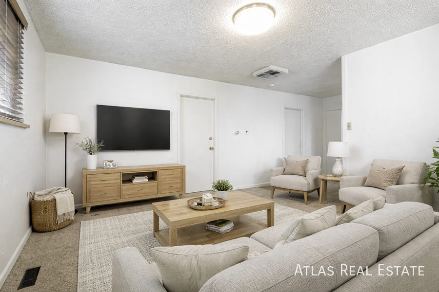 3970 Utica St - Photo 2 of 13