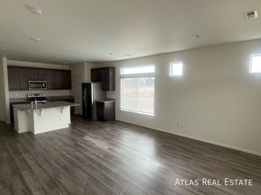 17704 E 103rd Ave - Photo 4 of 36